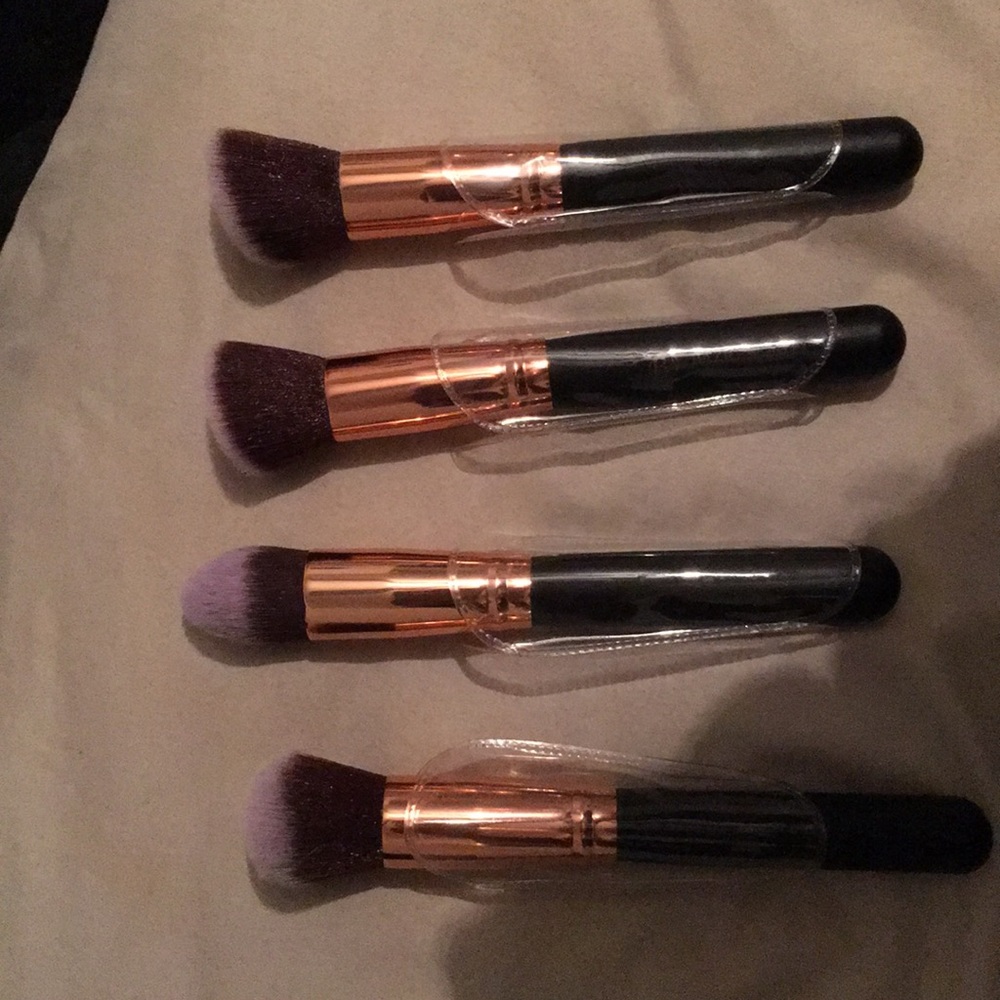 Makeup brushes